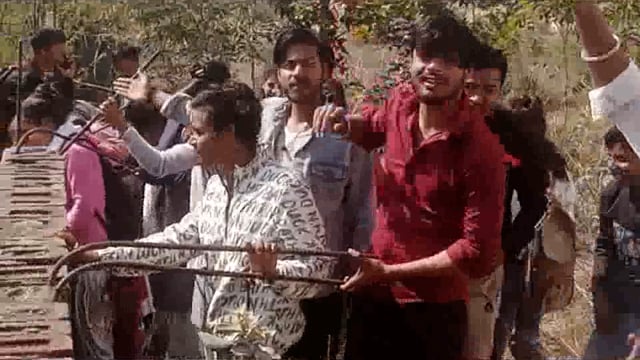 राजकीय महाविद्यालय माट में चार अजगर दिखाई पड़े मचा हड़कंप रेस्क्यू टीम ने एक को पकड़ा तीन भागने में सफल रहे