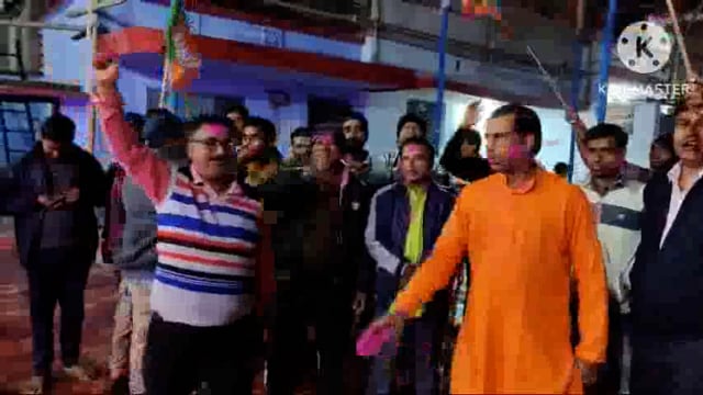 दिल्ली विधानसभा में जीत पर अमरपुर में भाजपा कार्यकर्ताओं ने मनाया जश्न।