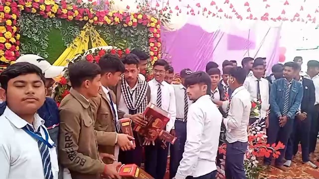 महाराणा प्रताप साइंस एकादमी में फेयरवेल पार्टी 