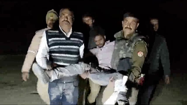 थरियांव में पुलिस मुठभेड़ में एक बदमाश के पैर में लगी गोली, दो ने असलहा फेककर किया संरेन्डर, थरियांव का मामला 