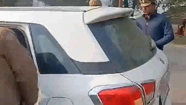 सोना और नारकोटिक्स की तस्करी को लेकर पुलिस ने की संदिग्ध वाहनों की चेकिंग