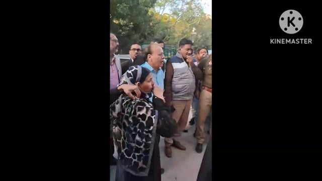 और मामलों में के बाहर एक बहू ने अपने भाई और साथियों के अपने सास ससुर को जमकर पीटा