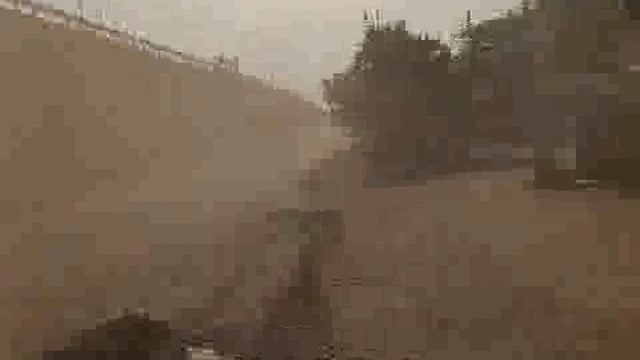 दूदू के मोखमपुरा ब्रिज के दोनों तरफ सर्विस लाइन नहीं बनने के कारण बहुत ज्यादा धूल का गब्बर चलने से राहगीर एवं दुकानदार परेशान।