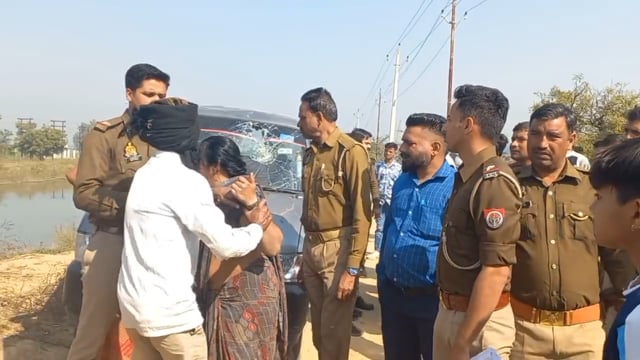 पिनाहट । में रंगबाजी को लेकर दो पक्ष भिड़े एक घायल 