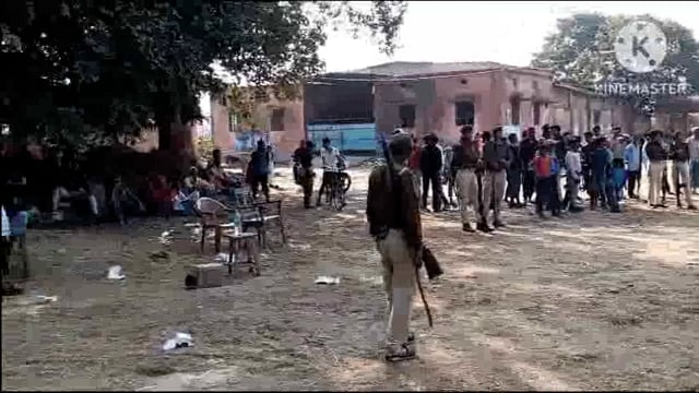 पवई पंचायत में पंचायत सरकार भवन निर्माण हेतु चिह्नित भूमि पर ग्रामीणों ने जताया विरोध प्रशासन के समझाने पर कार्य प्रारंभ