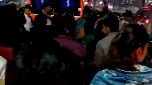 प्रयागराज में माघ पूर्णिमा से पहले ही ट्रैफिक व्यवस्था हुई धड़ाम, 10 से 15 किमी के भीषण लम्बे जाम में फंसे श्रद्धालु।