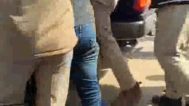 सुलतानपुर:खाकी की दबंगई का वीडियो आया सामने।अयोध्या जा रहे,श्रद्धालुओं से की अभद्रता 