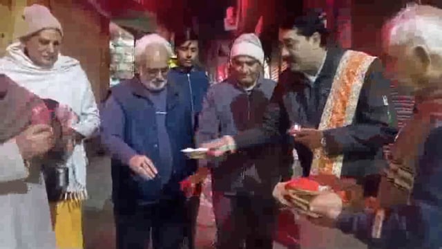 बसंत पंचमी के बाद ब्रज के मंदिरों में होली का गुलाल उड़ने लगा द्वारकाधीश मंदिर में घडा डांढा