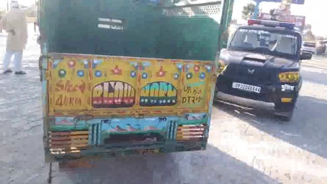 पानीगांव वृंदावन कट रोड़ पर डंपर ने दो बाइक सवारों को मारी जोरदार टक्कर, मिस्त्री की मौके पर हुई मौत, दूसरा गंभीर घायल।