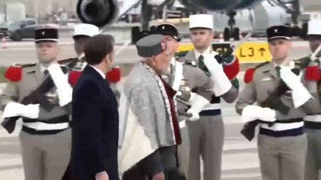 🆕 फ्रांस ब्रेकिंग.....

प्रोटोकॉल तोड़ते हुए फ्रांस के राष्ट्रपति खुद एयरपोर्ट पर नरेंद्र मोदी को विदा करने आए

44 देश के राष्ट्र प्रमुख और आठ देशों के उपराष्ट्र प्रमुख आए थे

लेकिन सिर्फ अकेले पीएम मोदी को एयरपोर्ट पर विदा करने इमानुएल माक्रो आए