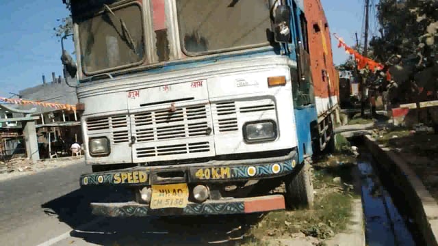 मुख्यालय पर खुले नाले दे रहेदुर्घटनाको दावत नहीं हो रही सफाई 