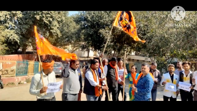 आगरा सुभाष पार्क पर अखिल भारत हिंदू महासभा के पदाधिकारी ने खोला मोर्चा  रोक पुलवामा में हुए शहीदों को दी श्रद्धांजलि