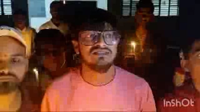 नया सोच सेवा समिति द्वारा श्रद्धांजलि सभा एवं कैंडल मार्च रेलवे स्टेशन से  हनुमान मंदिर चौराहे तक निकाला गया