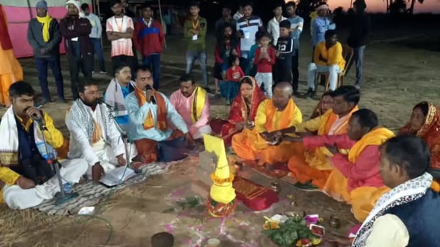 नौ दिवसीय लक्ष्मी नारायण महायज्ञ को लेकर निकाली गई भव्य कलश शोभायात्रा 