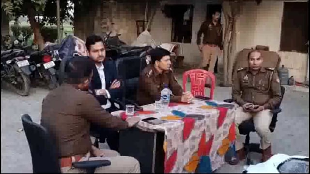 आगामी त्योहारों को लेकर अधिकारीयों ने ग्रामीणों के साथ की बैठक, ग्रामीणों ने की मिट्टी के डंपर बंद कराने की शिकायत।