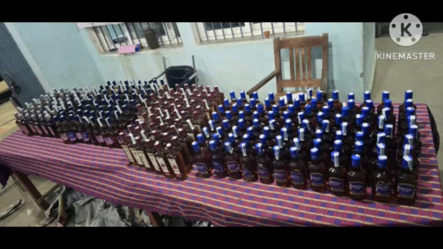 सिउड़ी मोड के समीप स्कॉर्पियो से 107 लीटर विदेशी शराब बरामद।