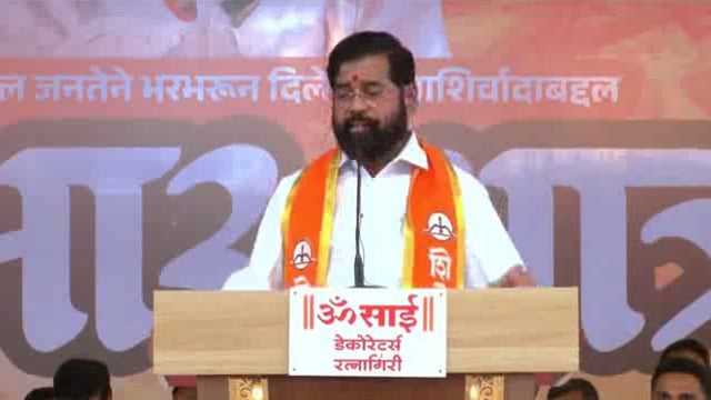 उपमुख्यमंत्री एकनाथ शिंदे यांची नाव न घेता उद्धव ठाकरेंवर बोचरी टीका