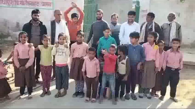 पिनाहट।बीधा पुरा में समय पर स्कूल नहीं पहुंच रहे शिक्षक 