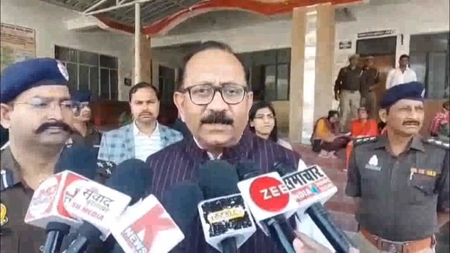 झांसी सदर तहसील में संपूर्ण समाधान दिवस का आयोजन : विमल कुमार दुबे कमिश्नर