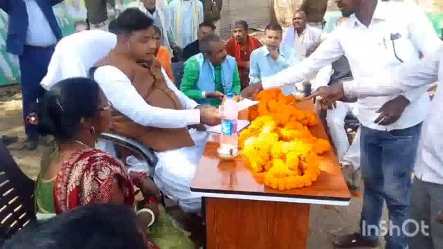 भवन निर्माण मंत्री बेलहर के जदयू कार्यालय में सुनी जनताओं की समस्या,वर्क शेड सहित अन्य के लिए सौंपा ज्ञापन