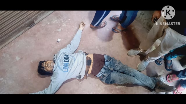 थाना जगदीशपुर क्षेत्र शांति सिनेमा के पास अज्ञात युवक का सब मिलने से लोगों में मची अफरा तफरी