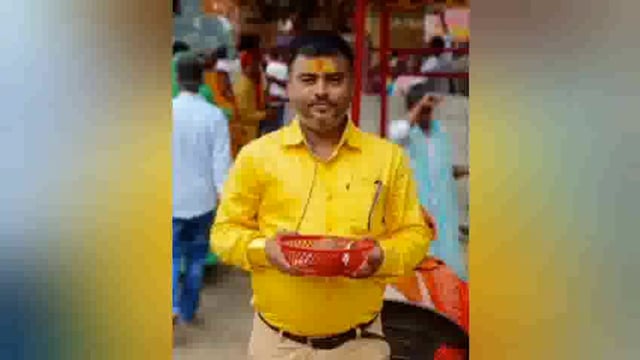 बिहार में अपराधियों के हौंसले बुलंद होते नजर आ रहे हैं जिससे लोगों में जंगल राज की याद ताज होने लगी है. पत्नी के सामने पति की हत्या पहले चाकू गोदा फिर मारे तीन गोली #cmnitishkumar #tejswi yadav