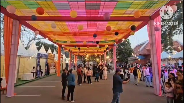 आगरा ताज महोत्सव का हुआ शुभ आरंभ केंद्र राज्य मंत्री प्रोफेसर एसपी सिंह बघेल ने पिता काटकर किया शुभारंभ