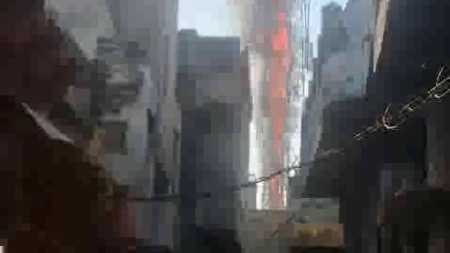 मथुरा होली वाली गली में मोबाइल टावर में लगी भयंकर आग मची चीख पुकार विडियो वायरल