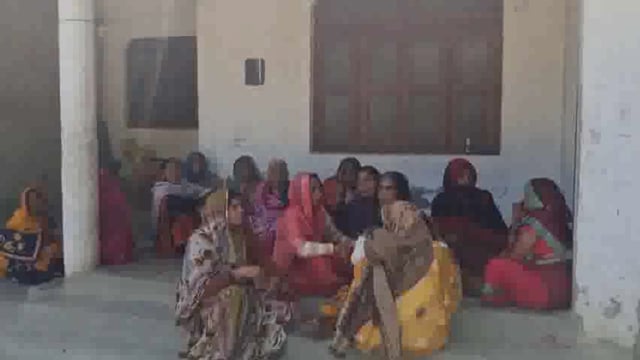 ट्रैक्टर ट्राली की चपेट में आने से बाइक सवार दो लोगों की हुई मौत।