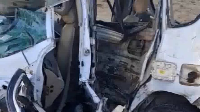 राया के युवकों की शादी समारोह से लौटते समय अनियंत्रित कार पेड़ से टकराईं, दो की मौत, दो घायल।