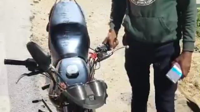 बाराबंकी के फतेहपुर रामनगर रोड पर सीएनजी ट्रैक्टर व बाइक से हुआ स्टूडेंट जिसमें बाइक सवार अंकित कुमार खांसी सराय 