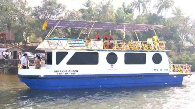 जिल्हा परिषद रत्नागिरी सिंधुरत्न समृध्द योजना 2023-24 पर्यटन वाढीस चालना देण्यासाठी उमेद अंतर्गत महिला प्रभाग संघांना देण्यात येणाऱ्या हाऊस बोटचे लोकार्पण पालकमंत्री डॉ. सामंत यांच्याहस्ते राई बंदरात  झाले. 