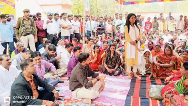 BANKA: जिला पदाधिकारी के द्वारा आम लोगों के साथ एक ग्राम सभा का किया गया आयोजन