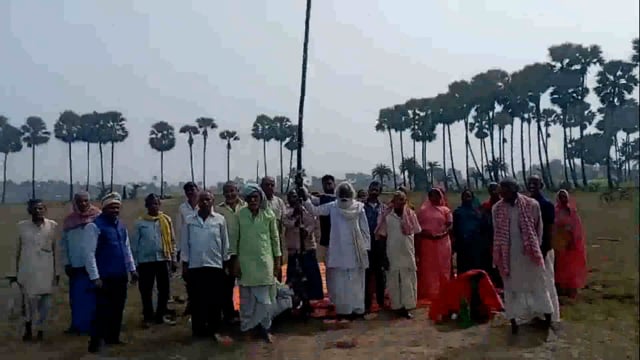 आगामी 8 मार्च से शुरू होने वाले संतमत सत्संग के जिला अधिवेशन को लेकर समारोह पूर्वक भूमि पूजन कर किया गया ध्वजारोहण