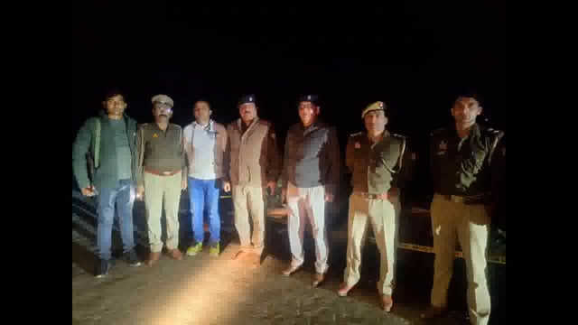 मथुरा पुलिस का लंगड़ा अभियान जारी, मुठभेड़ के दौरान तीन गौ तस्करों को लगी गोली हुए घायल।