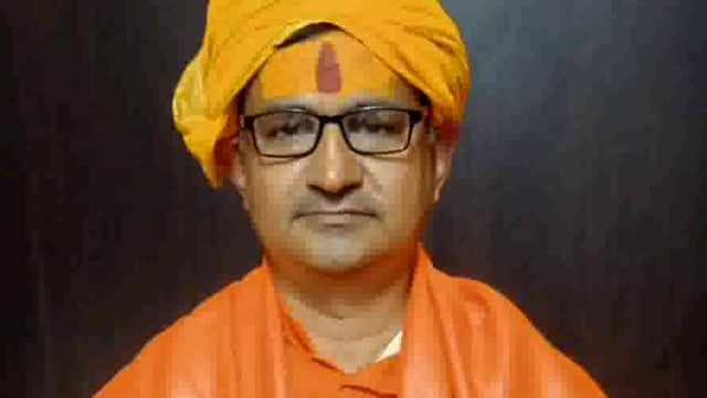 सनातन बोर्ड गठन के लिए प्रधानमंत्री को फलाहारी दिनेश शर्मा ने लिखा खून से पत्र।