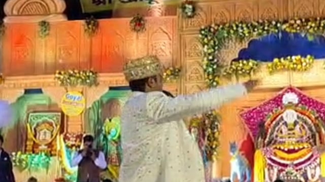 मथुरा में खाटूश्याम के भजनों पर जमकर थिरके भक्त 