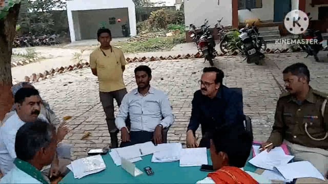 सिरदला प्रखंड के सिरदला व परना डाबर थाना परिसर में जनता दरबार आयोजित कर दो मामलों का किया गया निपटारा