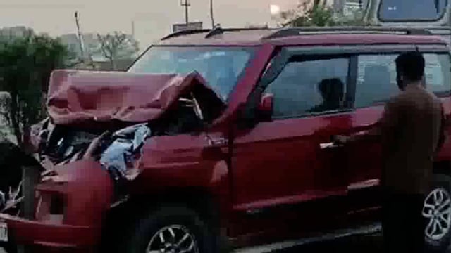 कानपुर प्रयागराज में भीषण सड़क दुर्घटना, आधा दर्जन लोग हुए घायल, सभी घायल हॉस्पिटल में भर्ती, कल्यानपुर और औंग का मामला