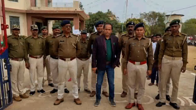 अंतरराष्ट्रीय नशा मुक्ति अभियान के तहत पुलिस और विद्यालय के बच्चों ने प्रभात फेरी निकालकर नशा से दुष्प्रभाव किया जागरूक