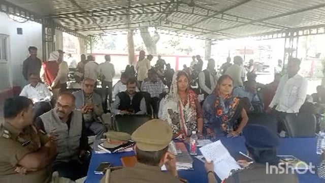 इटियाथोक थाना कोतवाली पर समाधान दिवस  में फरियादी आए लेकिन मामलों का निस्तारण न होने से मायूस लौटे 