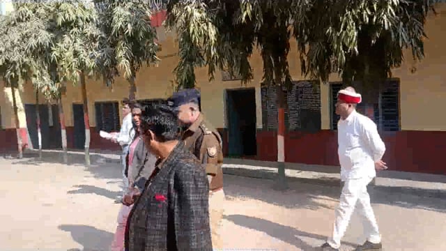 गाजीपुर यूपी बोर्ड द्वारा संचालित हाई स्कूल, इंटरमीडिएट परीक्षा का डीएम एसपी ने किया निरीक्षण