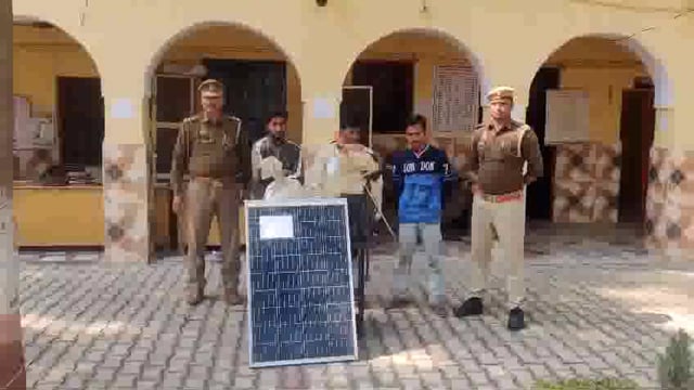 खुटार पुलिस का सराहनीय कार्य, 24 घंटे के अंदर चोरी का खुलासा कर आरोपियों पर की विधिक कार्यवाही।