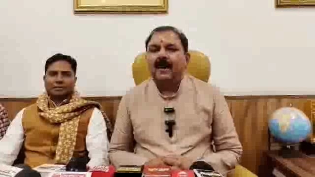 झाँसी में निकलेगी भव्य शिव बारात सदर विधायक रवि शर्मा ने बुंदेली भाषा में आमंत्रण दिया