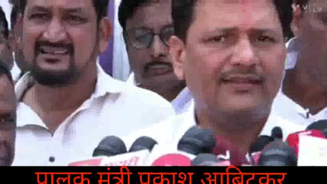 गेले नऊ दिवस ऐतिहासिक दसऱ्या चौकात खंडपीठासाठी माणिक  चुयेकर पाटील हे उपोषणला बसलेले होते आज पालक मंत्र्यांच्या आश्वास नानंतर उपोषण सोडण्यात आले.