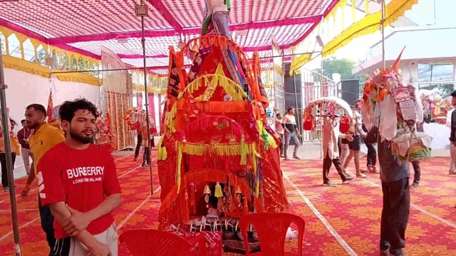 राया: गंगाजल लेकर कांवड़ियों वापस आना चरम पर। बम बम भोले के जयघोष से गूंजा वातावरण: भक्त कर रहे कांवड़ियों की सेवा