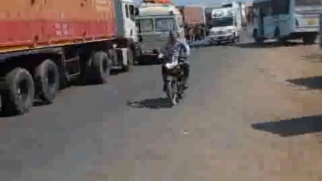 *ब्रेकिंग*
अंबेडकर नगर 
गौहन्ना बाईपास पर गन्ने से लदी  ट्रक पलटी लगी भीषण जाम गाड़ियों की लंबी कतार