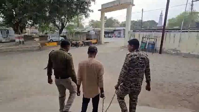 ग्रह कलेश के चलते बेटे ने मां को उतारा मौत के घाट मामला लहार थाना अंतर्गत ग्राम जमुहा का बताया जा रहा है 