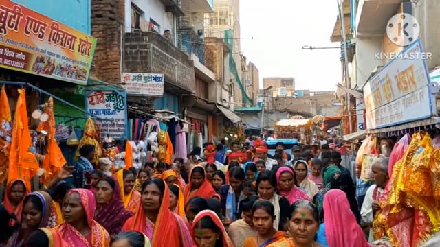अमरपुर थाना परिसर में नवनिर्मित श्री श्री 108 नर्मदेश्वर महादेव की प्राण प्रतिष्ठा को लेकर निकाली गई भव्य शोभायात्रा।