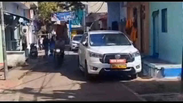 झांसी प्रेमनगर थाना क्षेत्र में धर्मेंद्र और दिनेश नाम के दो लोगों के यहां सीबीआई टीम में छापा मार दिया, # 